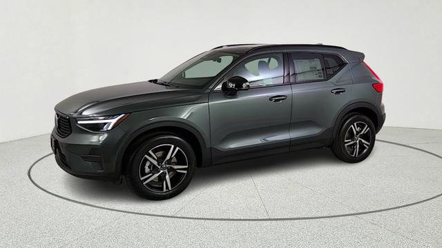 New 2026 Volvo XC40 B5 Core w/ Climate Package AWD/4WD image 3
