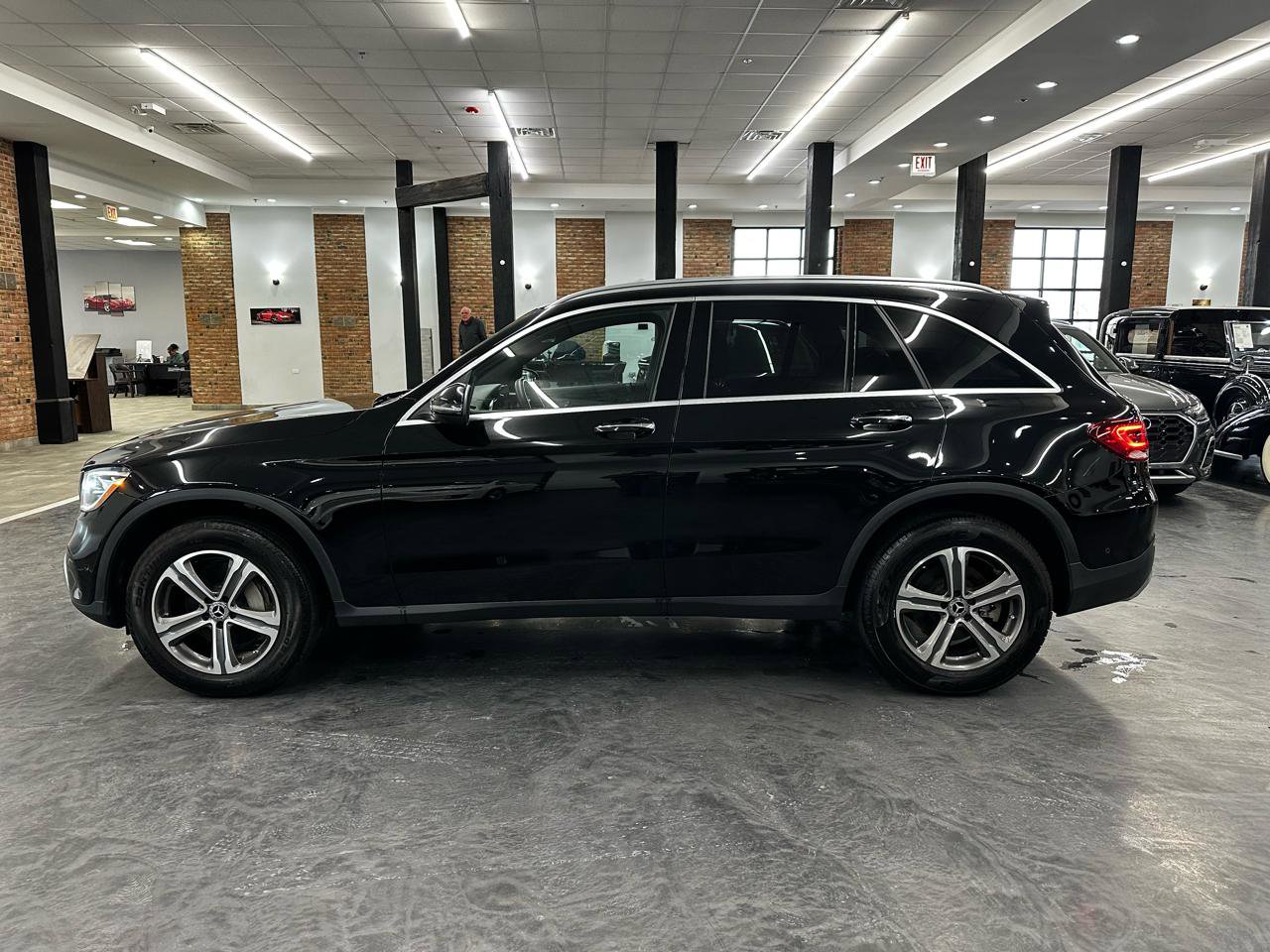 Used 2021 Mercedes-Benz GLC 300 4MATIC w/ Premium Package image 8