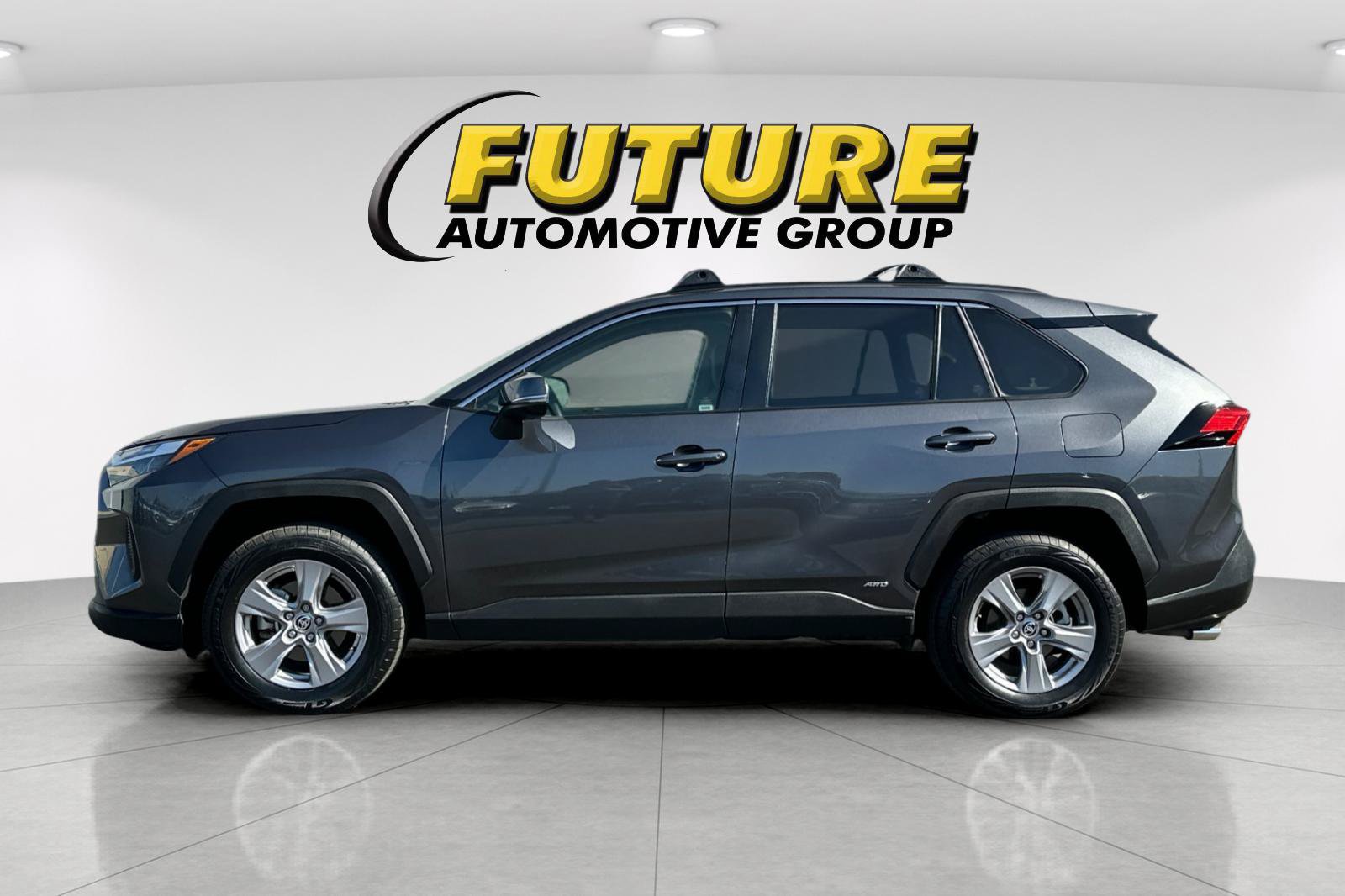 Used 2025 Toyota RAV4 XLE AWD/4WD image 7