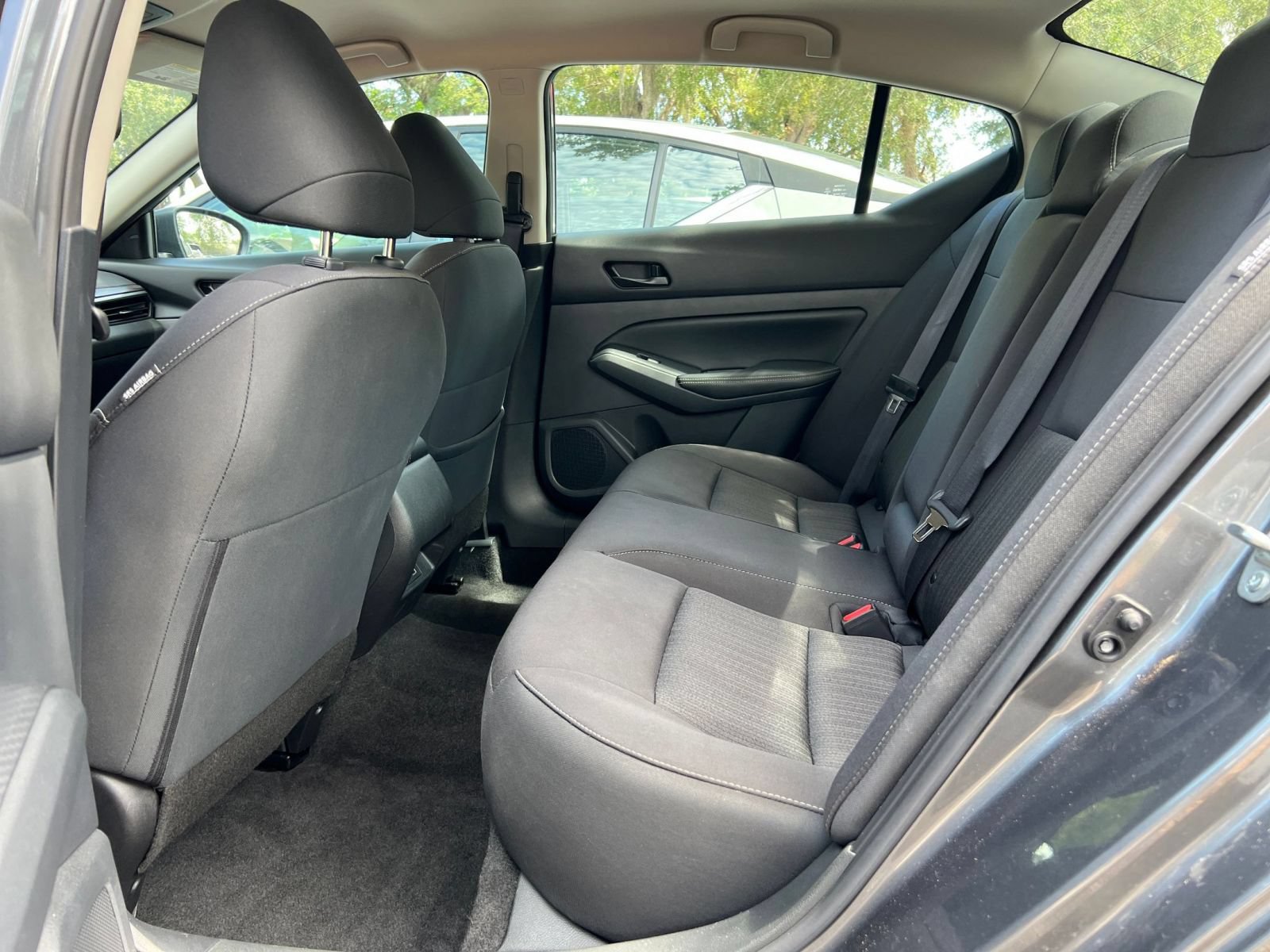 Used 2025 Nissan Altima 2.5 SV FWD image 25