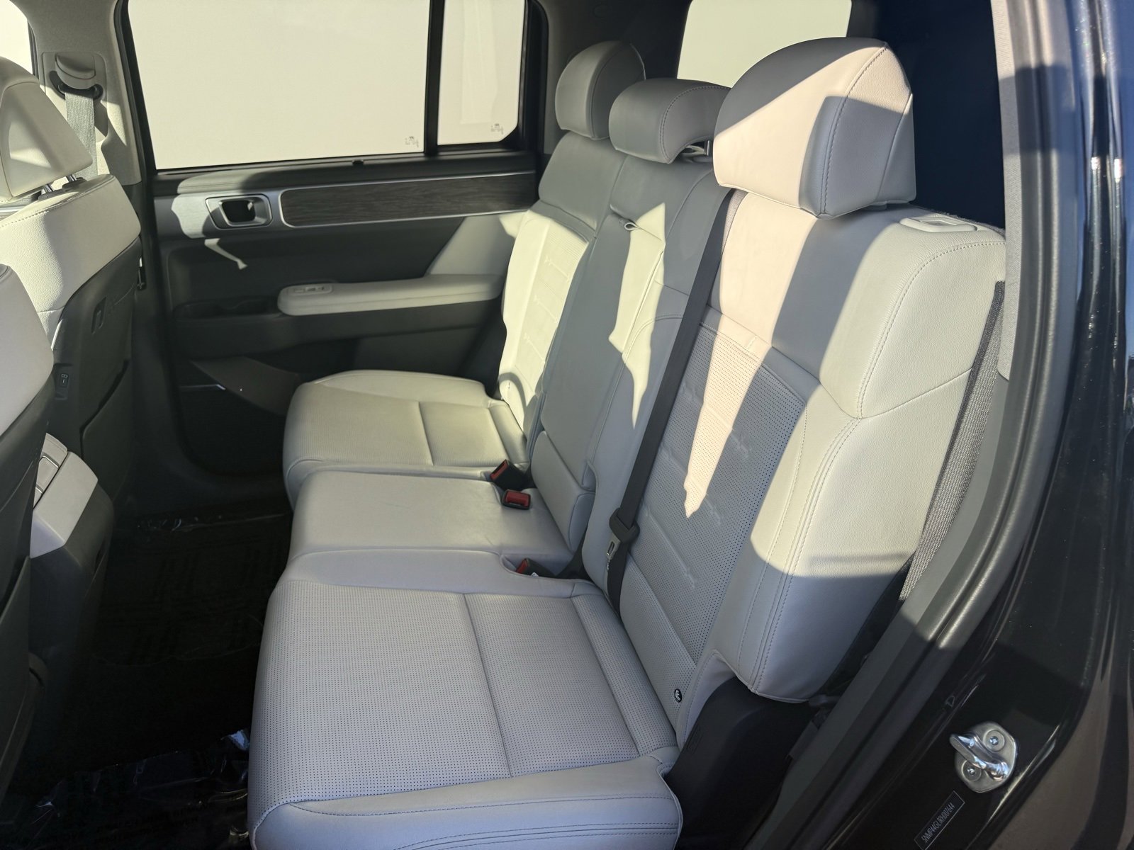 Used 2024 Hyundai Santa Fe Limited image 31