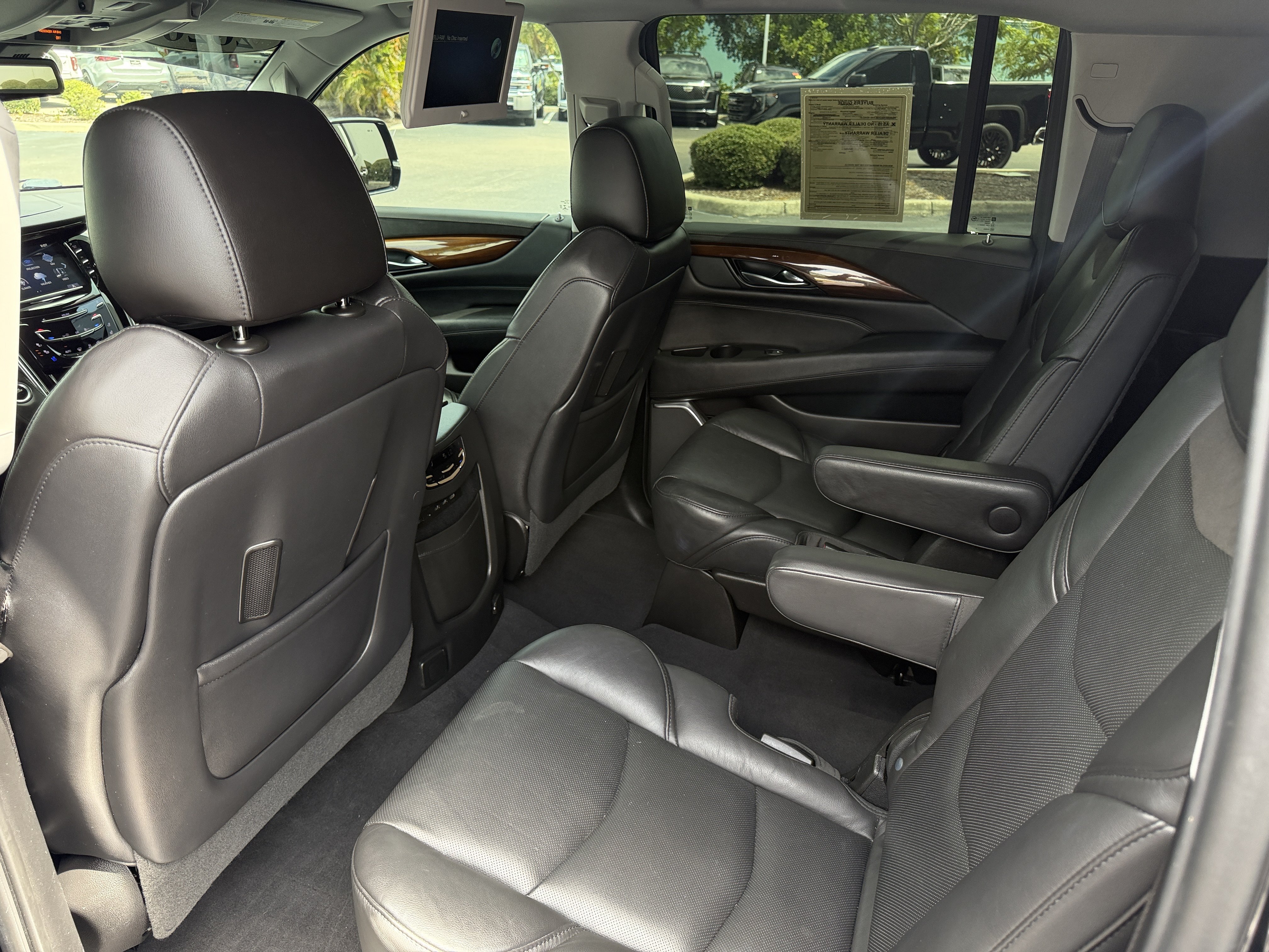 Used 2020 Cadillac Escalade ESV Premium Luxury AWD/4WD image 19