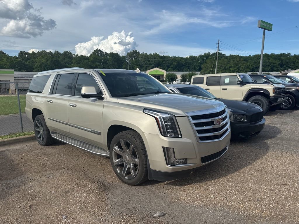 Used 2015 Cadillac Escalade ESV Luxury RWD image 1