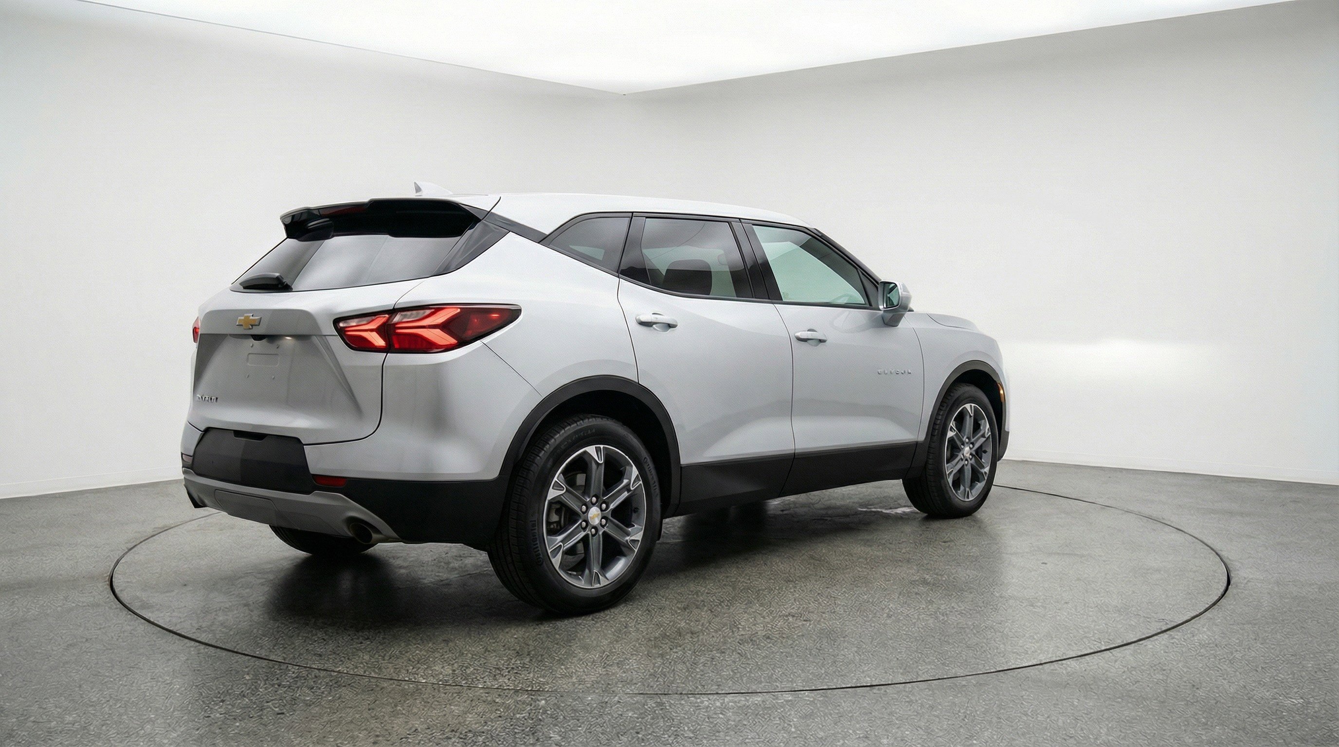 Used 2025 Chevrolet Blazer LT image 9