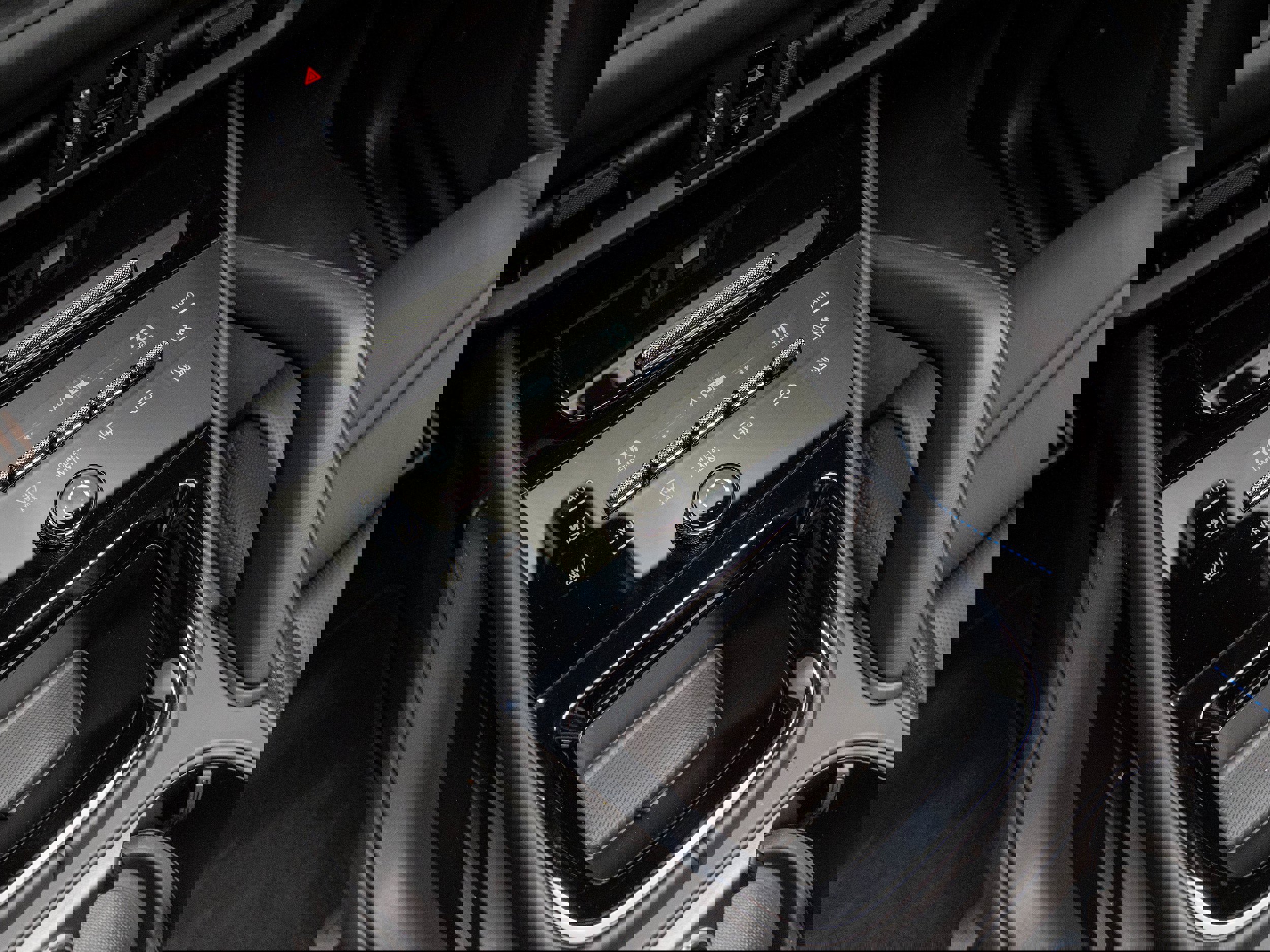 Certified 2025 Porsche Cayenne GTS image 28