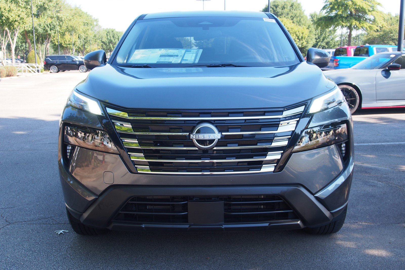 Used 2026 Nissan Rogue SV FWD image 2