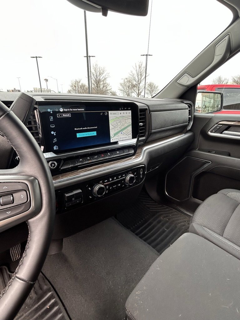 Used 2025 Chevrolet Silverado 1500 LT image 13