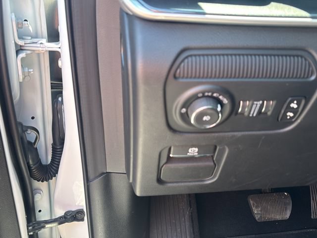 Used 2024 Jeep Wagoneer L 4WD w/ Convenience Group I image 23