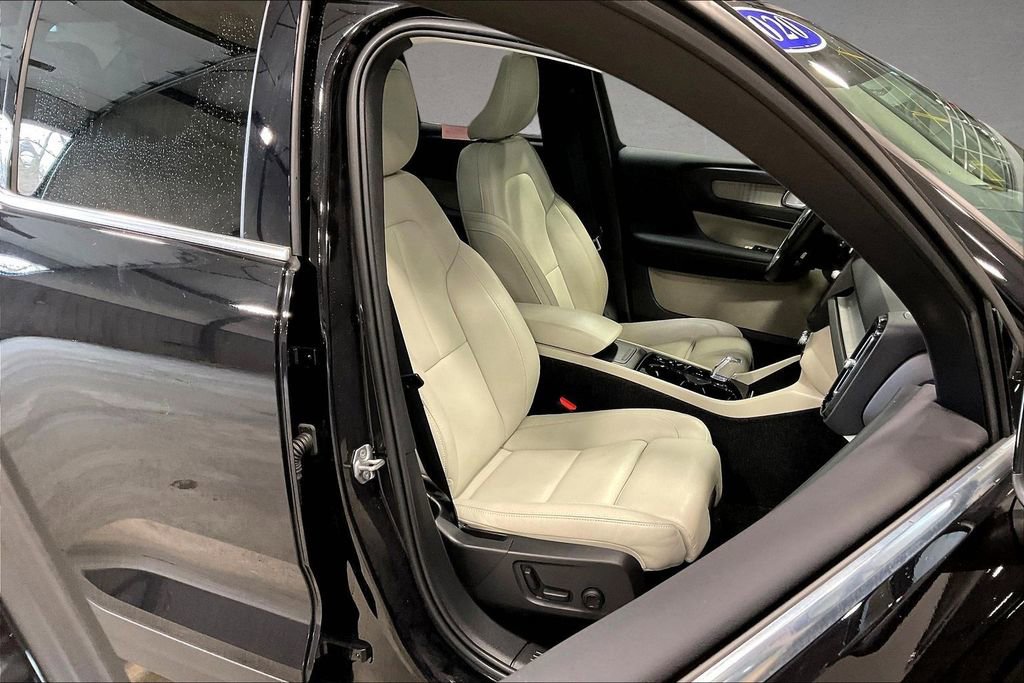 Used 2020 Volvo XC40 T5 Inscription w/ Protection Package Premier image 29