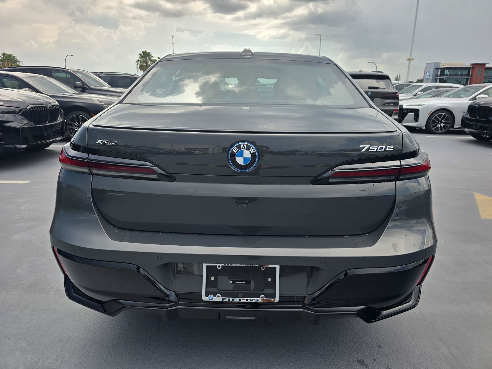 New 2026 BMW 750e xDrive AWD/4WD image 4