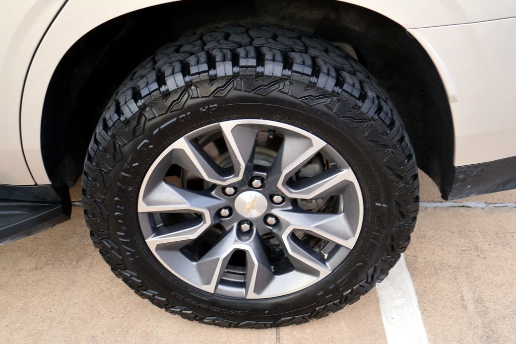 Used 2021 Chevrolet Tahoe LT w/ LT Signature Package RWD image 11