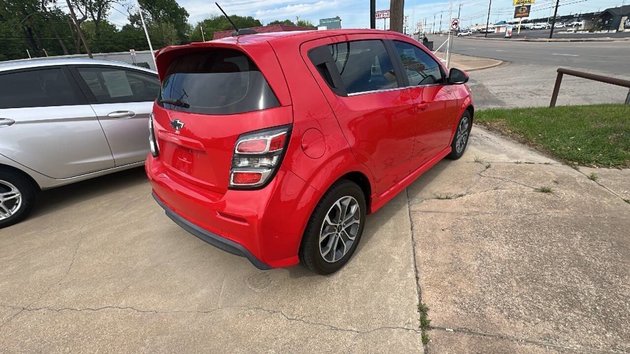 Used 2018 Chevrolet Sonic LT image 2