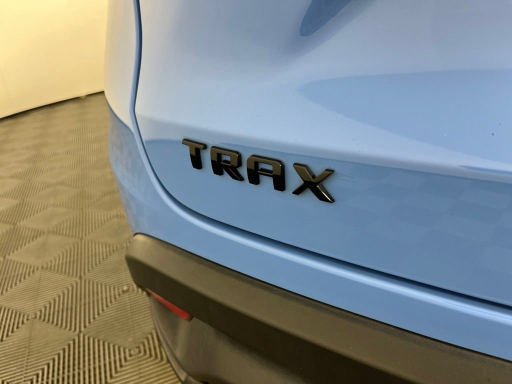 Certified 2024 Chevrolet Trax RS FWD image 3