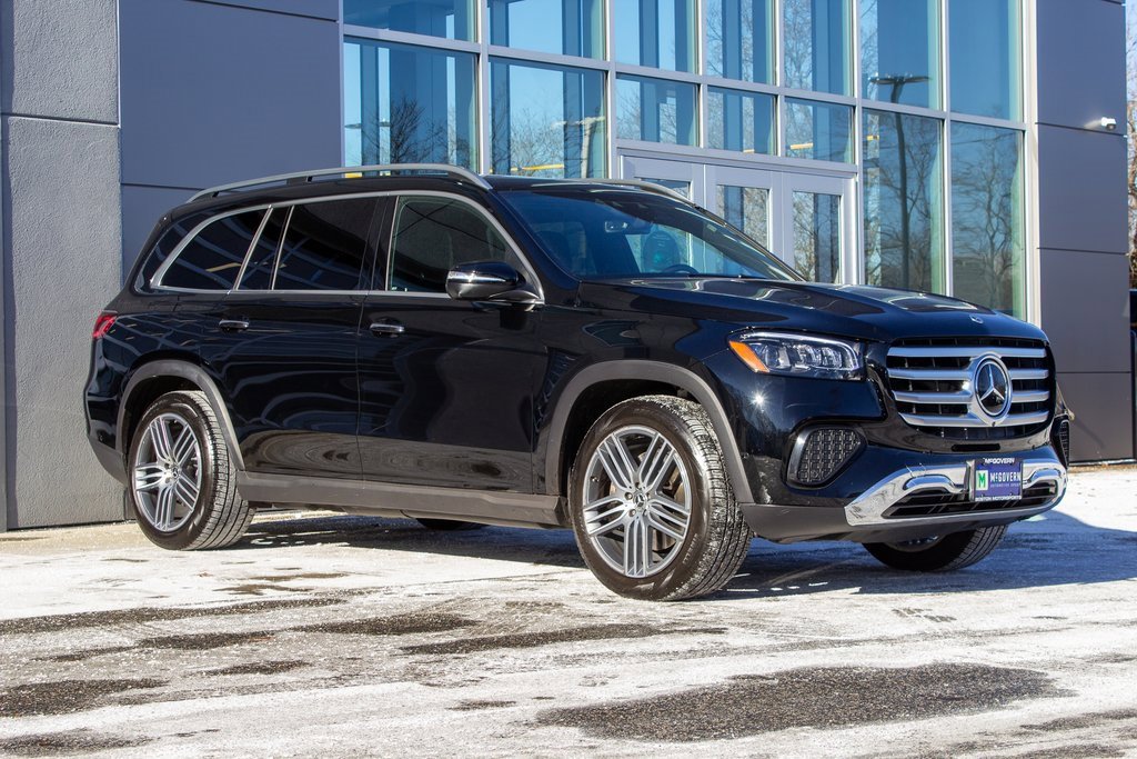Used 2025 Mercedes-Benz GLS 450 4MATIC image 3