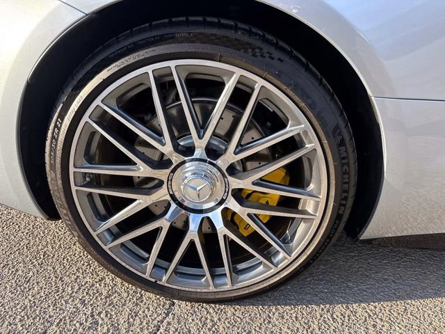 Used 2022 Mercedes-Benz SL 55 AMG 4MATIC w/ Driver Assistance Package image 31