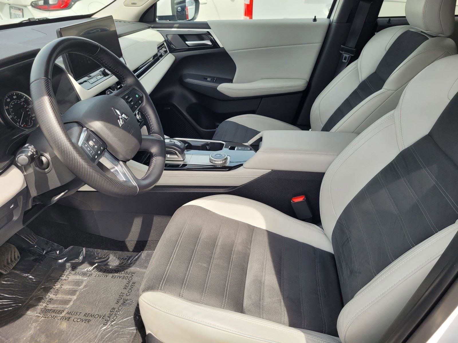 Used 2025 Mitsubishi Outlander SE AWD/4WD image 20