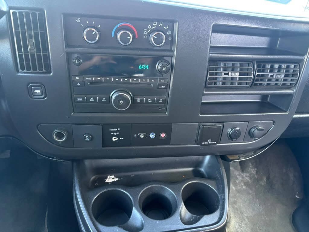 Used 2017 Chevrolet Express 3500 LT w/ LT Preferred Equipment Group RWD image 11