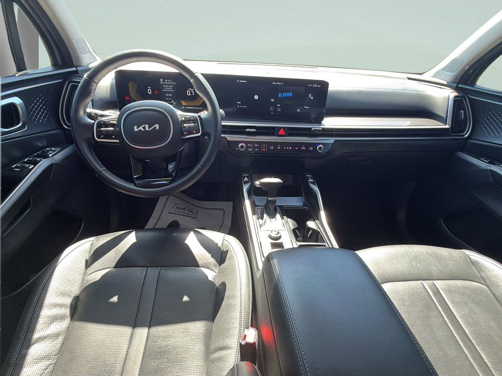 Used 2025 Kia Sorento S w/ Panoramic Sunroof Package FWD image 17