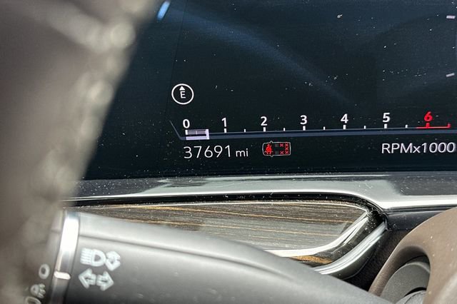 Certified 2024 Cadillac Escalade ESV Sport image 29