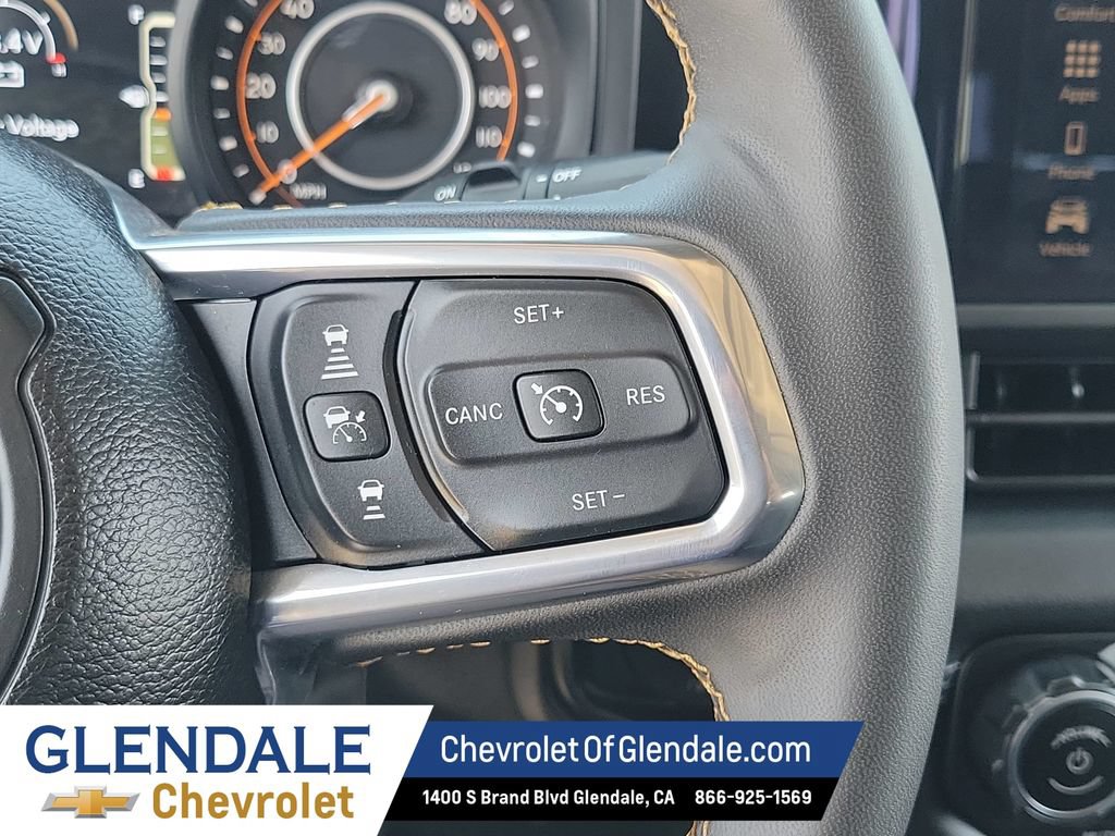 Used 2025 Jeep Wrangler Unlimited Sahara AWD/4WD image 32