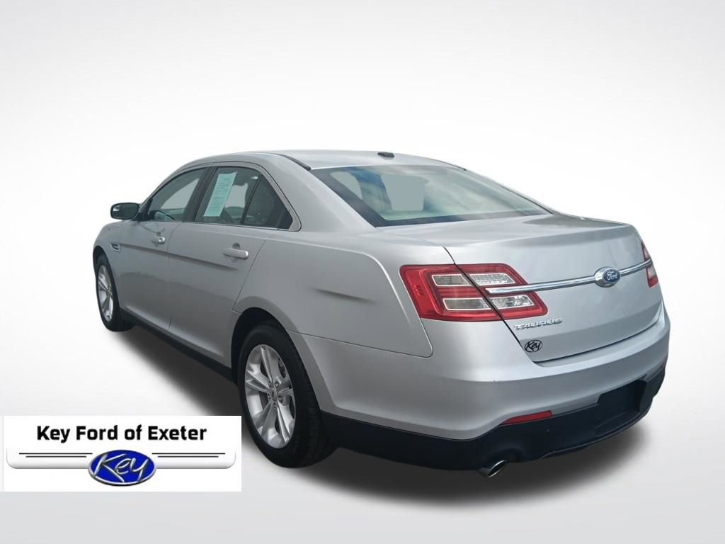 Used 2016 Ford Taurus SE image 9