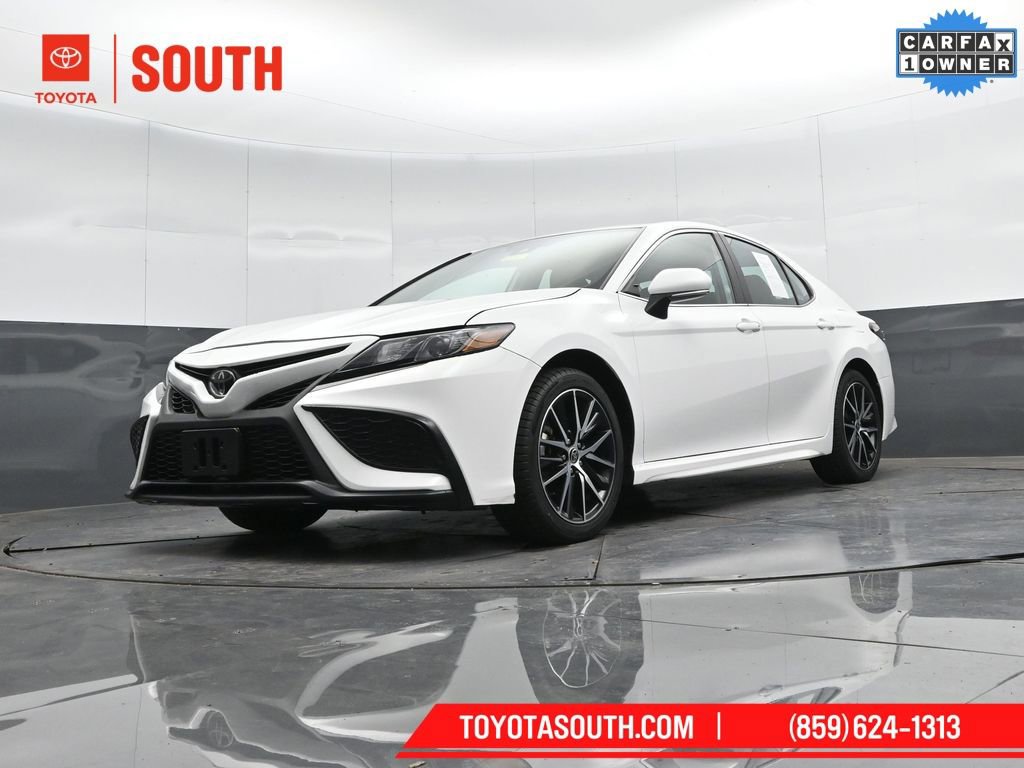 Used 2024 Toyota Camry SE image 43