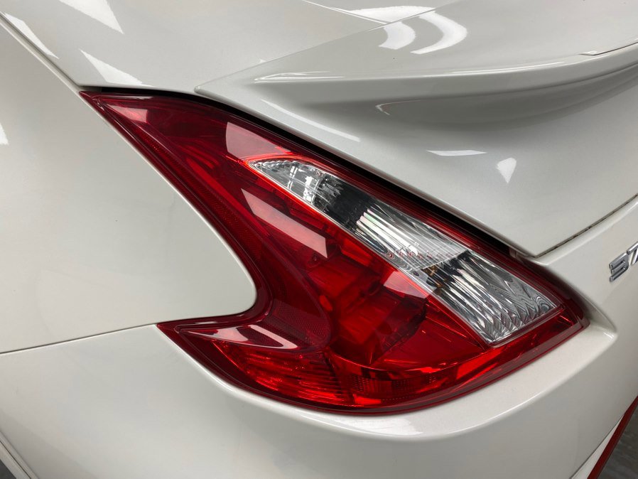 Used 2016 Nissan 370Z NISMO RWD image 13