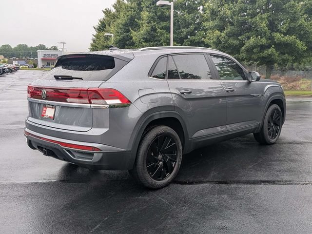 Used 2024 Volkswagen Atlas Cross Sport SE FWD image 3