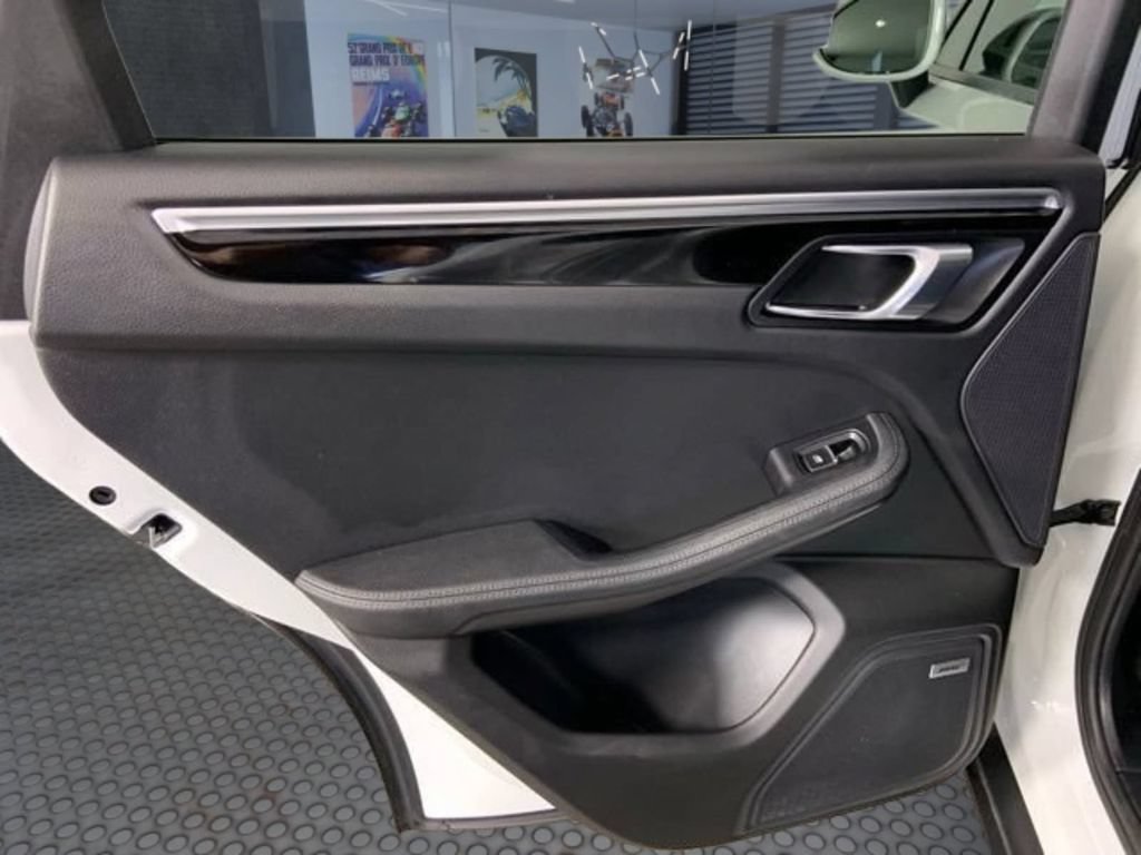 Used 2019 Porsche Macan AWD/4WD image 19