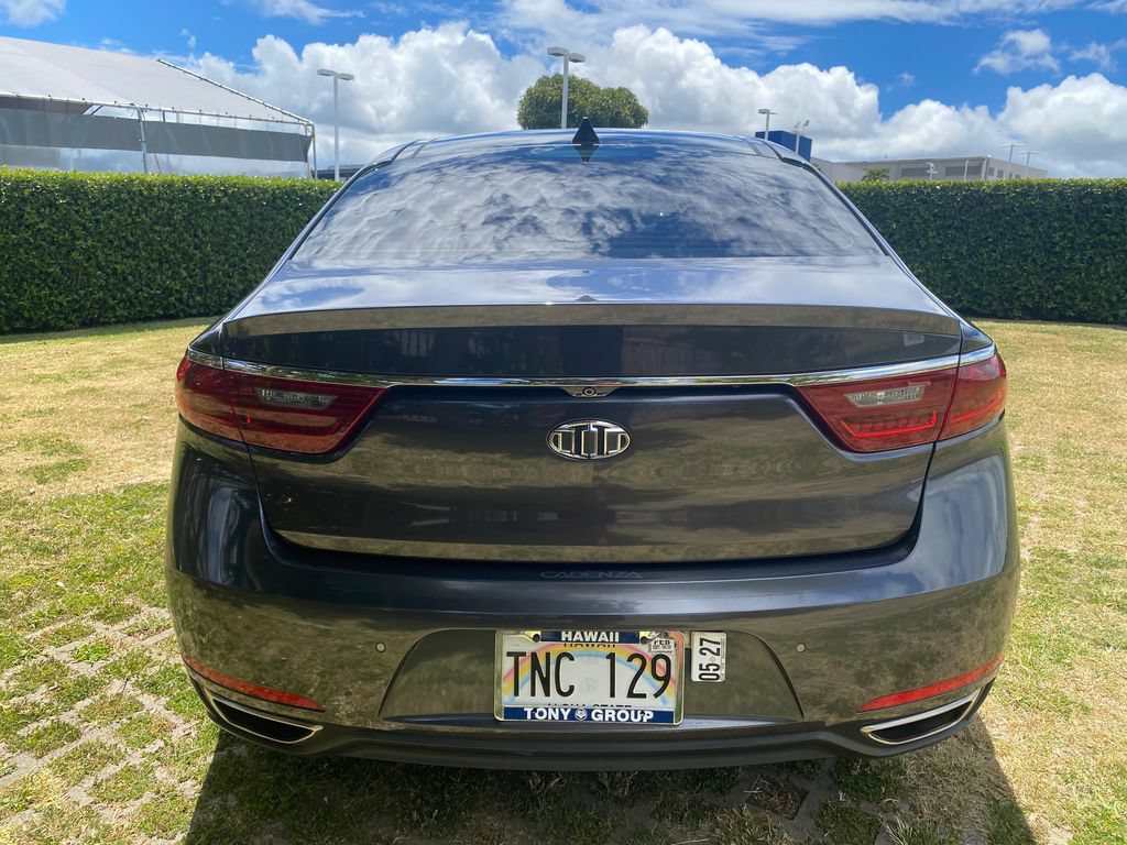 Used 2017 Kia Cadenza Premium w/ Luxury Package FWD image 24