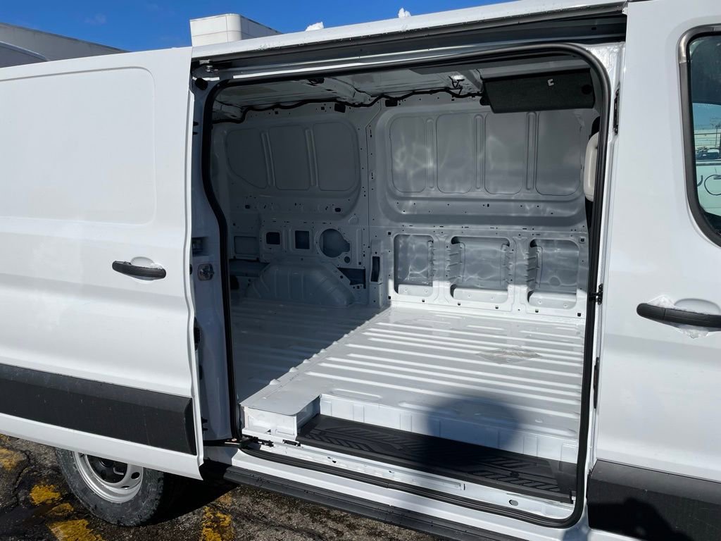 New 2026 Ford Transit 150 Low Roof image 21