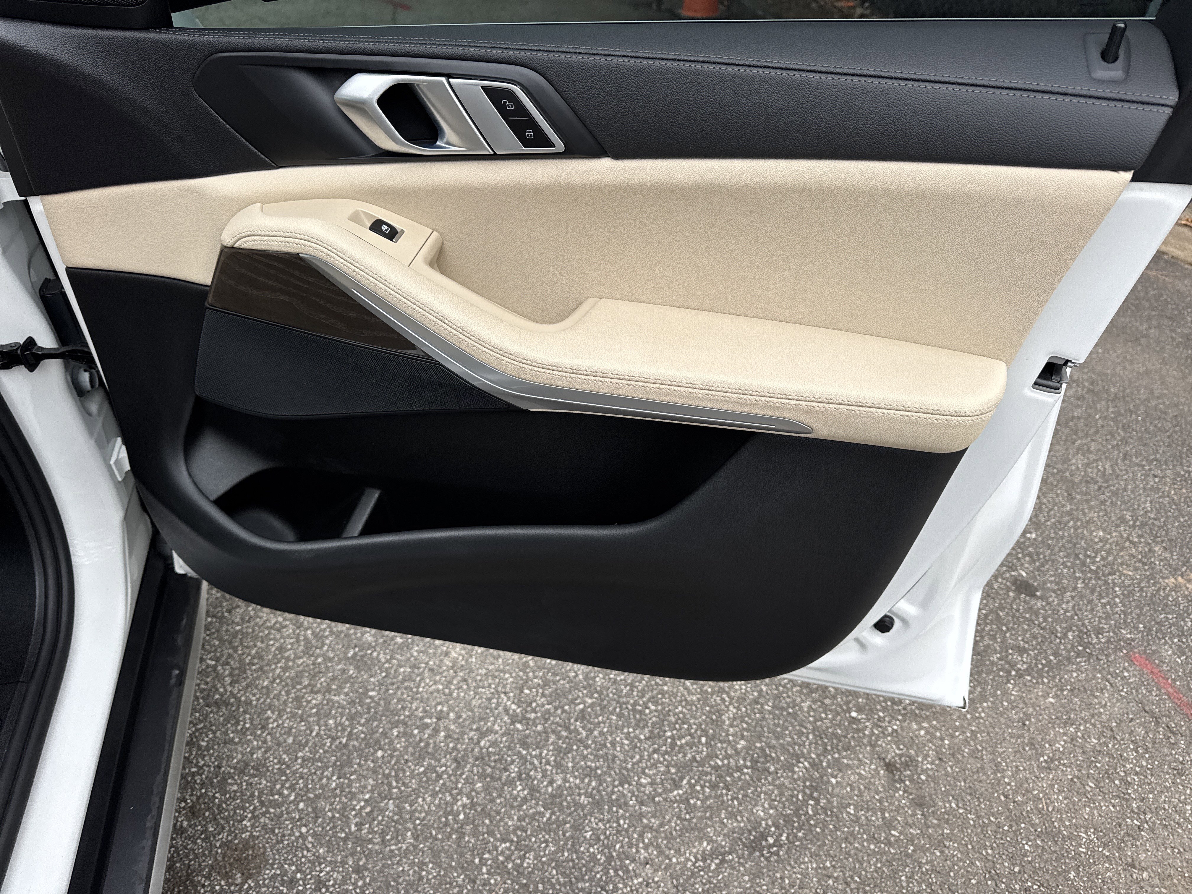 Used 2021 BMW X5 sDrive40i w/ Convenience Package image 14