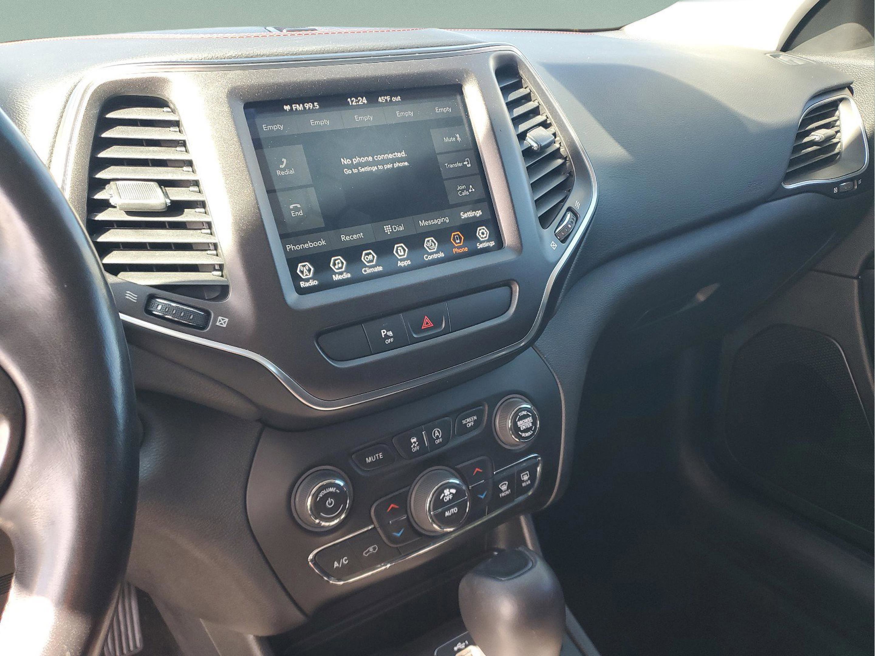 Used 2020 Jeep Cherokee Trailhawk w/ Cold Weather Group image 28