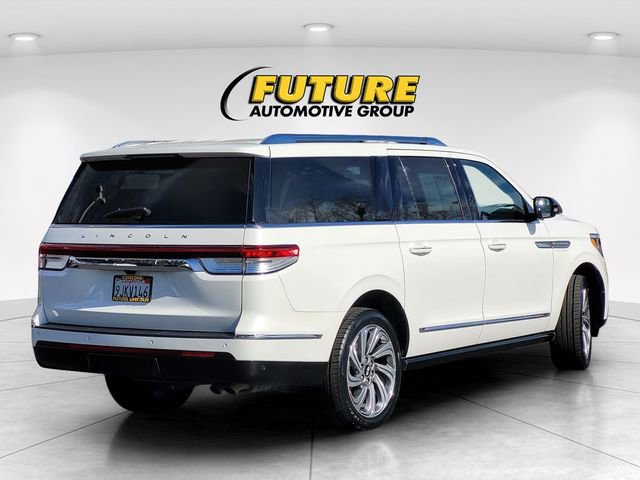 Used 2023 Lincoln Navigator L Reserve image 7