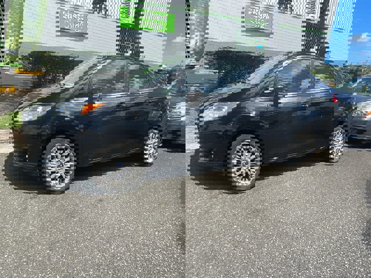 Used 2014 Ford Fiesta Titanium image 1