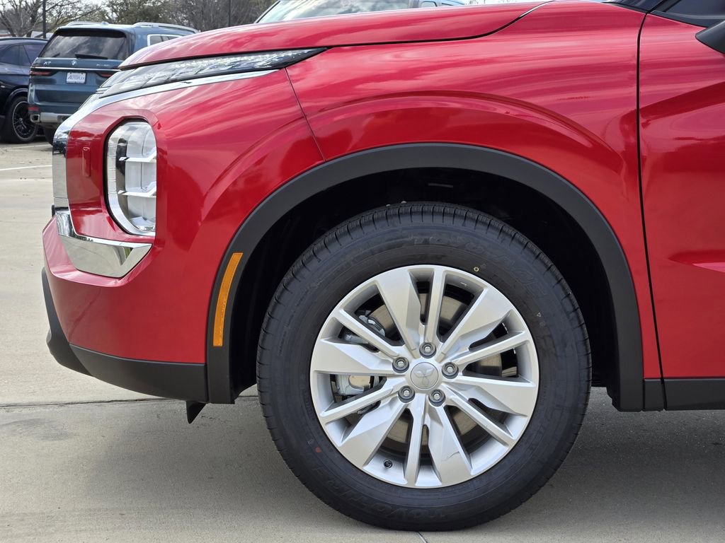 New 2026 Mitsubishi Outlander ES image 5