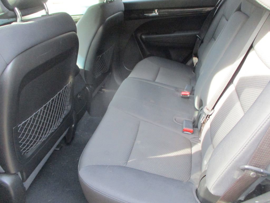 Used 2011 Kia Sorento 2WD image 8