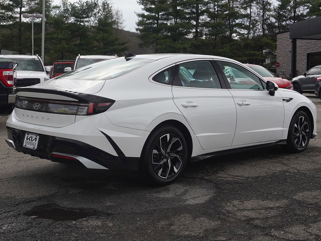 Used 2024 Hyundai Sonata SEL FWD image 9