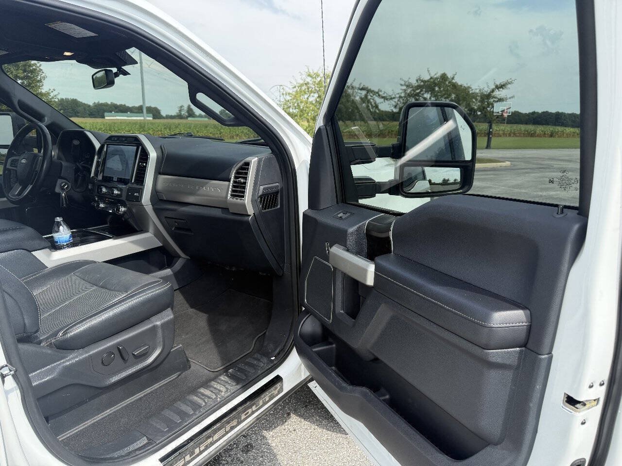 Used 2022 Ford F350 Lariat AWD/4WD image 17