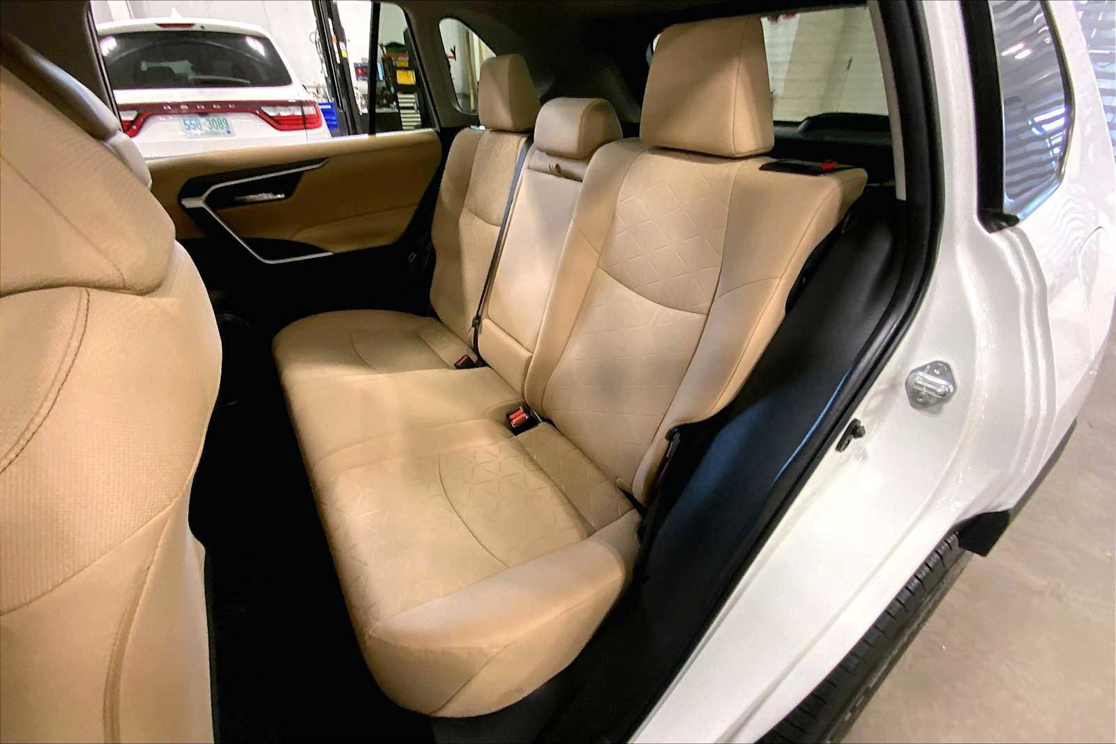 Used 2022 Toyota RAV4 XLE w/ Convenience Package image 21