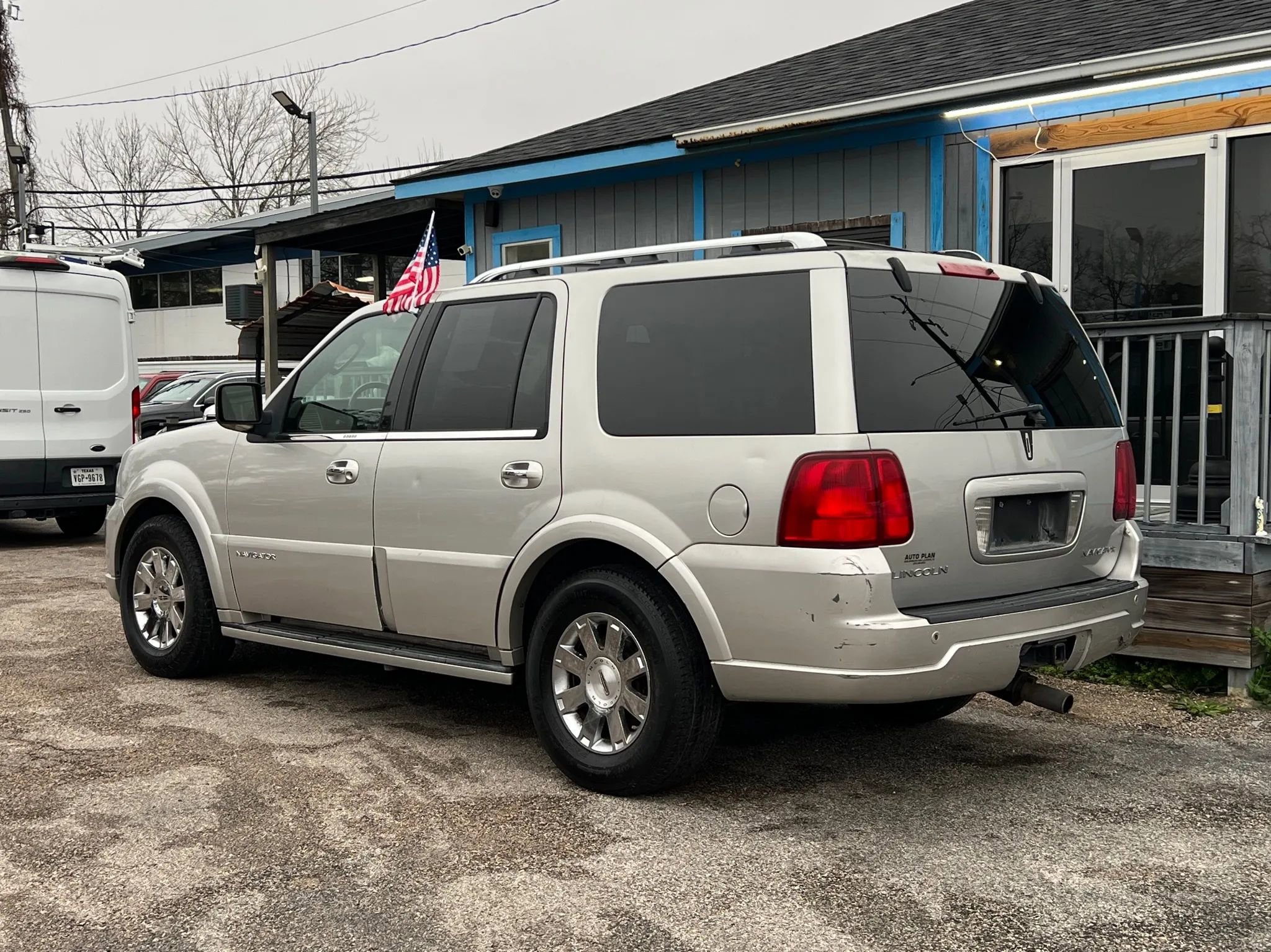 Used 2006 Lincoln Navigator Ultimate image 8