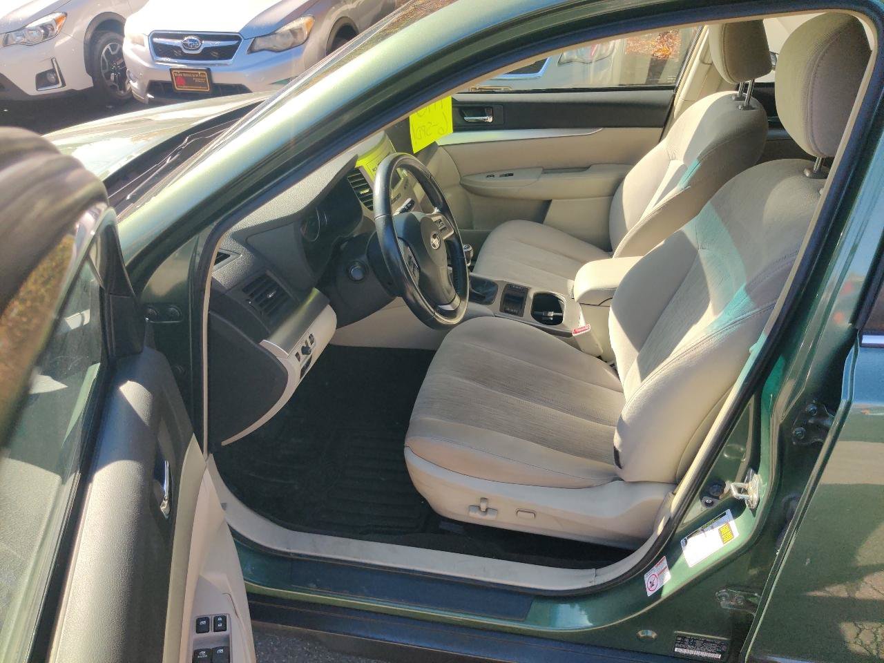 Used 2014 Subaru Outback 2.5i Premium AWD/4WD image 12