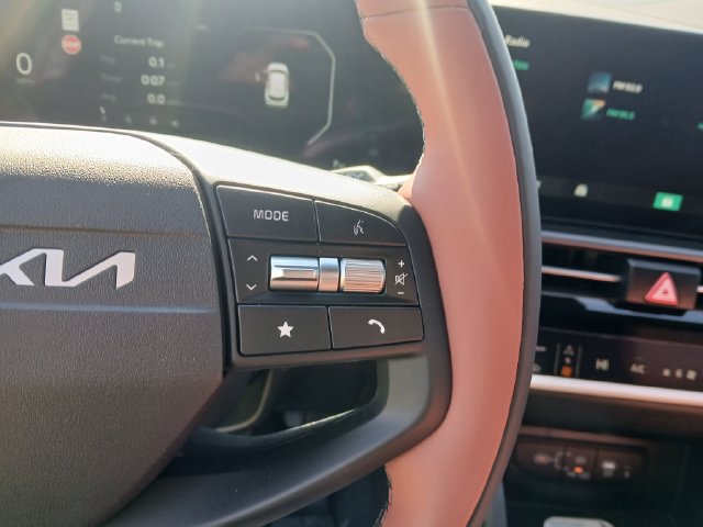 New 2026 Kia Sportage SX FWD image 32