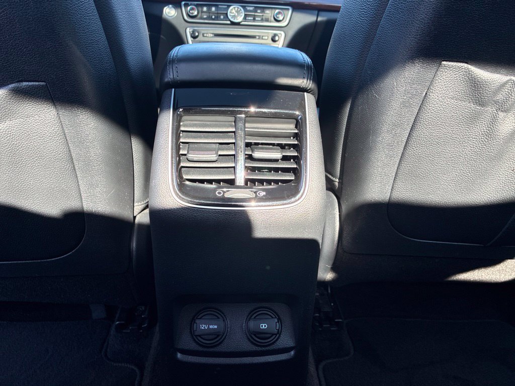 Used 2017 Kia Cadenza Premium w/ Luxury Package FWD image 10