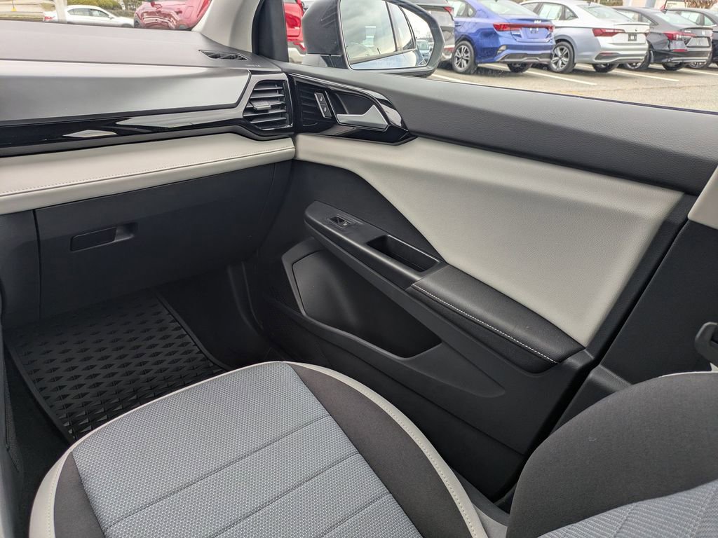 Certified 2025 Volkswagen Taos S image 17