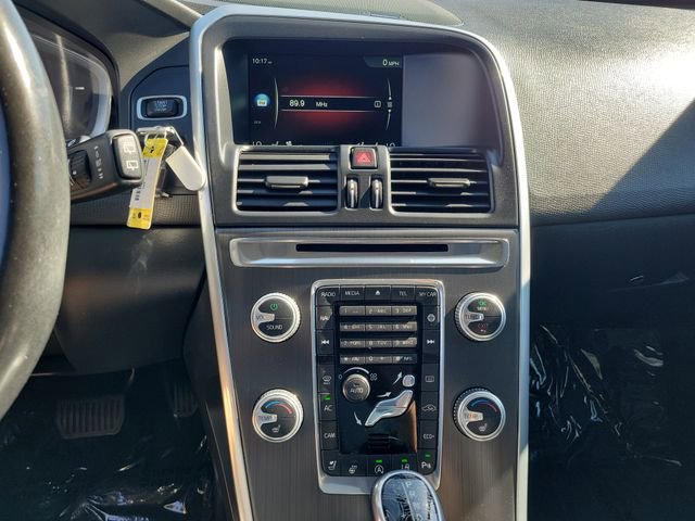 Used 2016 Volvo XC60 T6 Platinum w/ Climate Package image 15