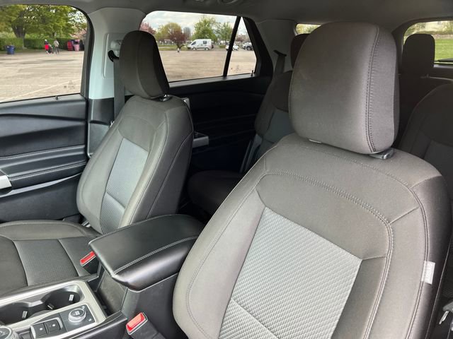 Used 2022 Ford Explorer XLT AWD/4WD image 17