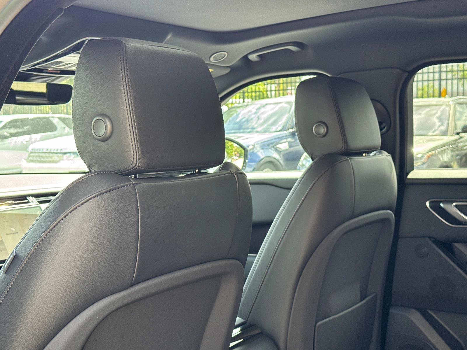 New 2026 Land Rover Range Rover Velar Dynamic SE image 15