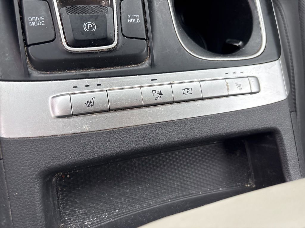 Used 2022 Kia Carnival LX image 20