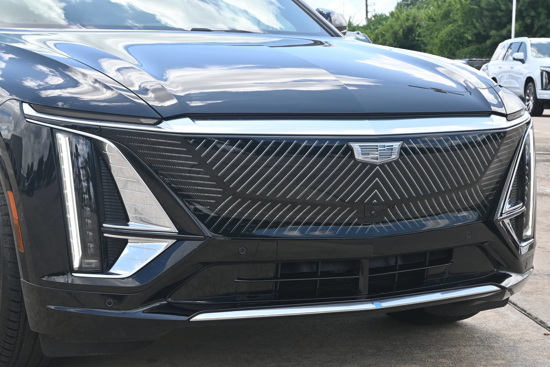Used 2025 Cadillac Lyriq Luxury w/ LPO, Floor Liner Package AWD/4WD image 26